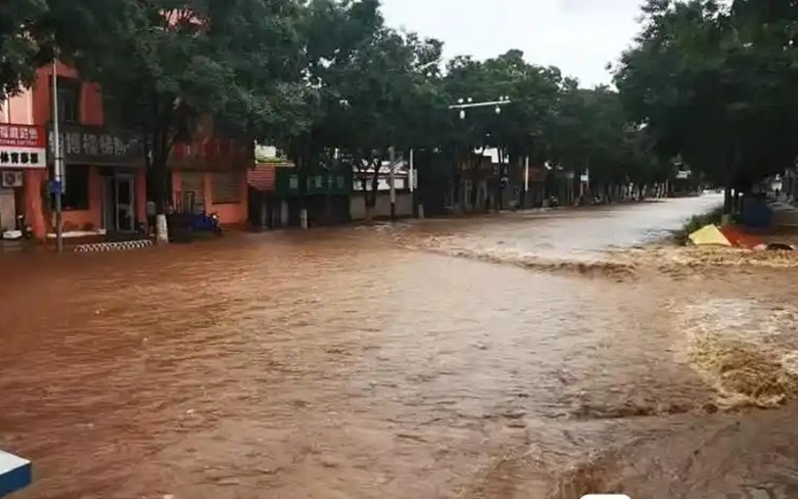 Mưa lớn tiếp tục khiến ít nhất 18 người ở Trung Quốc thiệt mạng